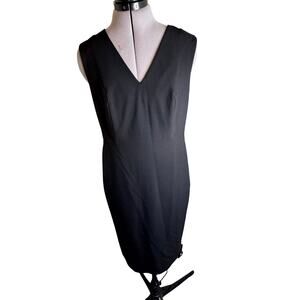 Ann Taylor Womens size 4 Black V-Neck Sheath Sleeveless Dress